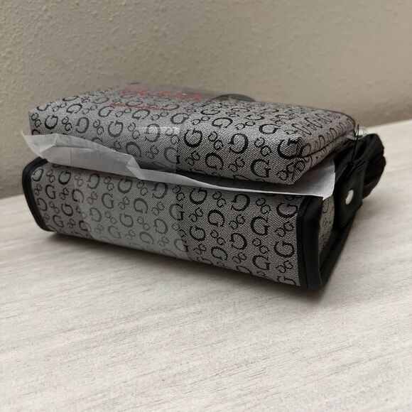 GUESS BLACK LOGO COSMETIC JUNCTION TRAVEL MAKE UP CASES Set Of 2 - Picture 8 of 9